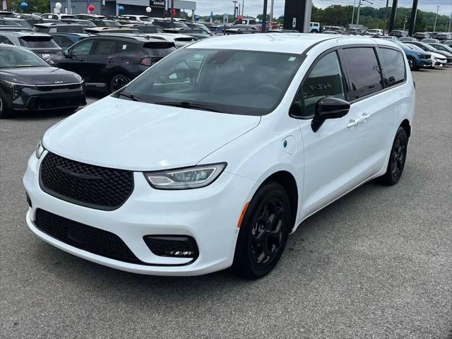 2024 Chrysler Pacifica Hybrid S Appearance Pkg