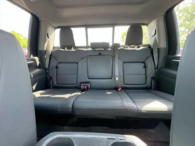 2025 GMC Sierra 2500HD 4WD Crew Cab Standard Bed SLT