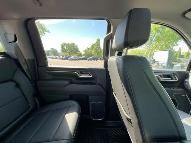 2025 GMC Sierra 2500HD 4WD Crew Cab Standard Bed SLT