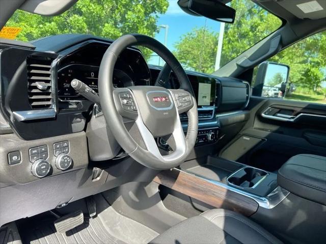 2025 GMC Sierra 2500HD 4WD Crew Cab Standard Bed SLT