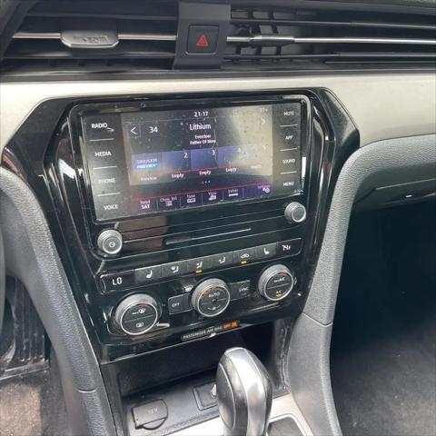 2021 Volkswagen Passat 2.0T SE