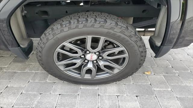 2022 GMC Sierra 1500 Limited 4WD Crew Cab Short Box AT4