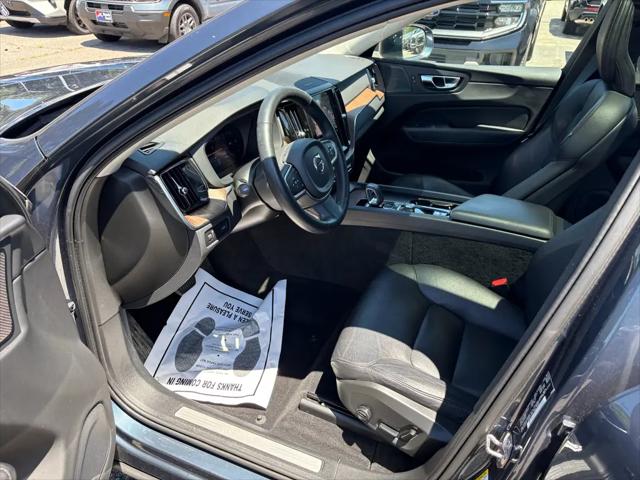 2022 Volvo XC60 B5 Momentum