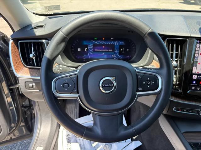 2022 Volvo XC60 B5 Momentum