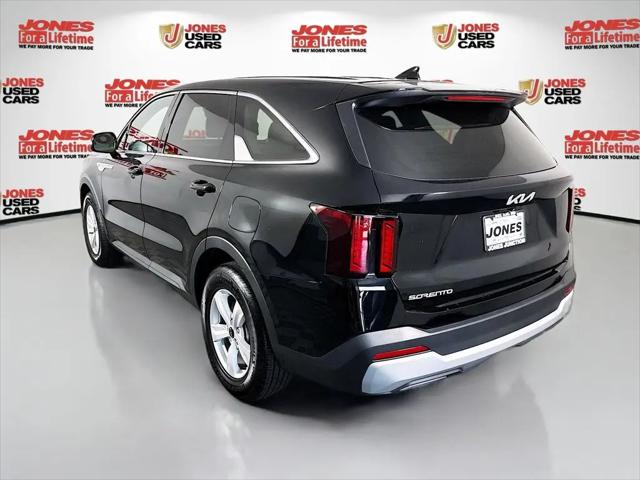 2025 Kia Sorento LX