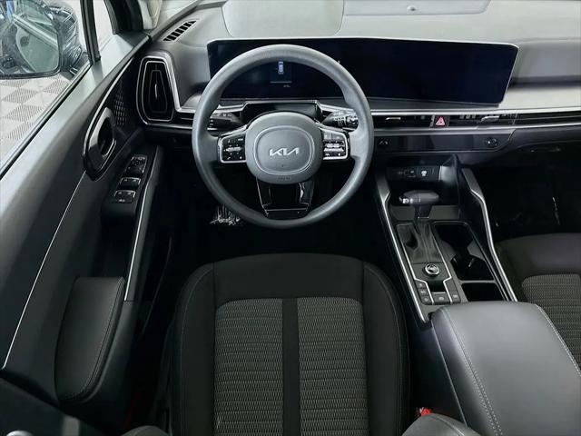 2025 Kia Sorento LX