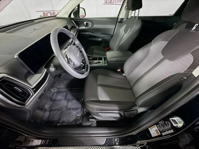 2025 Kia Sorento LX
