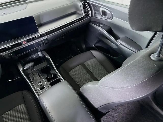 2025 Kia Sorento LX