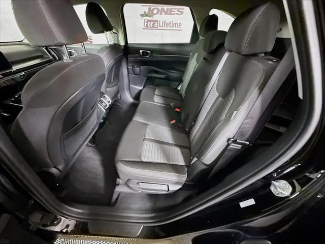 2025 Kia Sorento LX