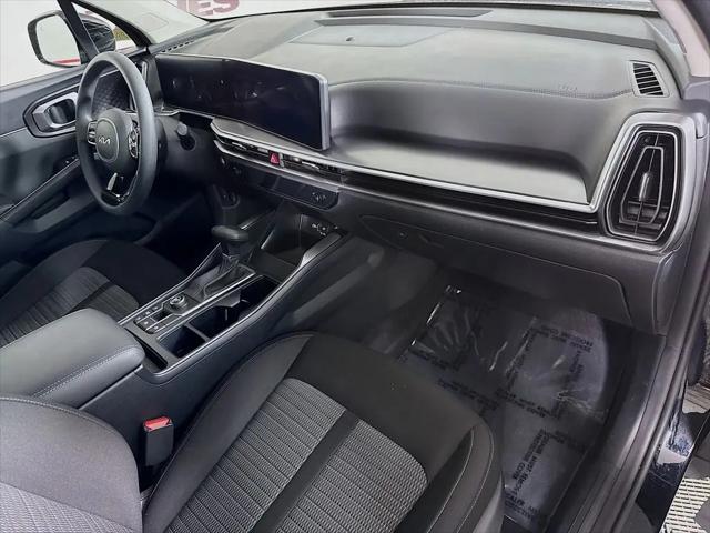 2025 Kia Sorento LX