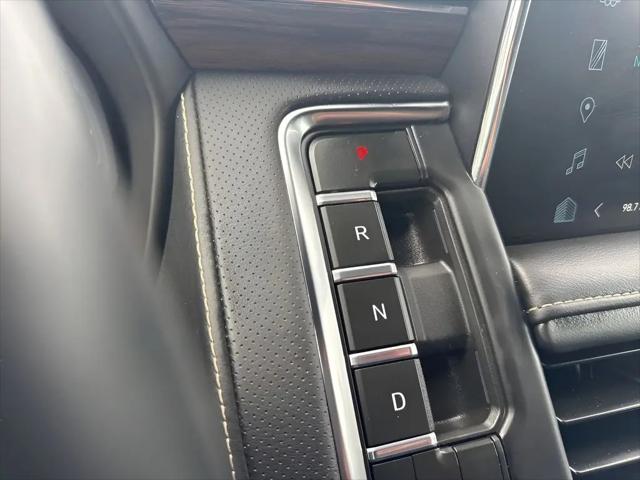 2023 Chevrolet Suburban 2WD Premier