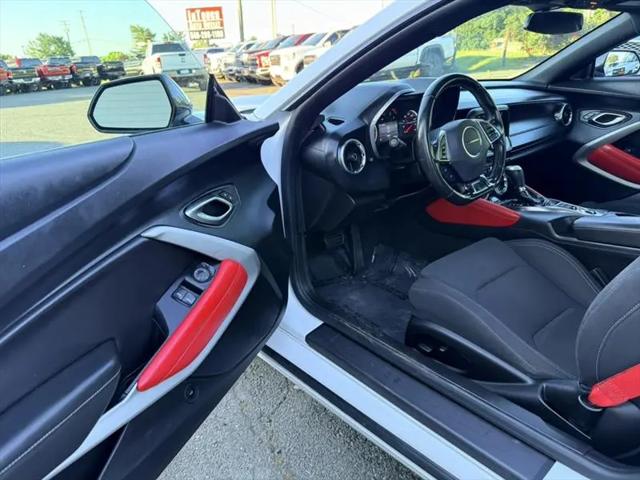 2020 Chevrolet Camaro RWD Coupe 1LT