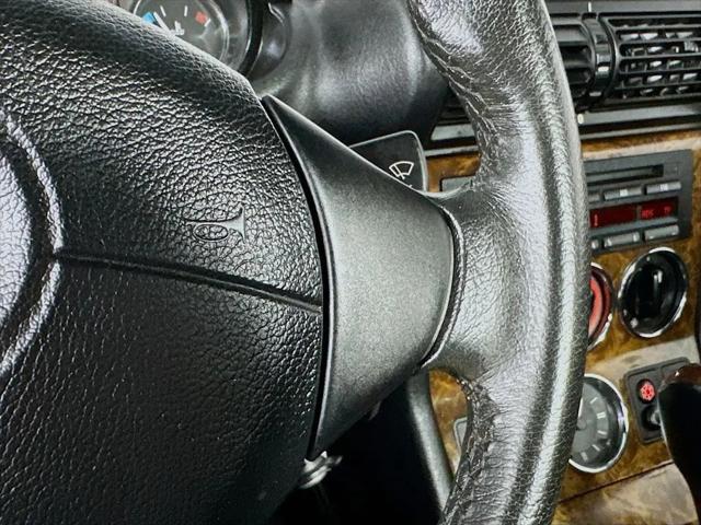 2001 BMW Z3 2.5i