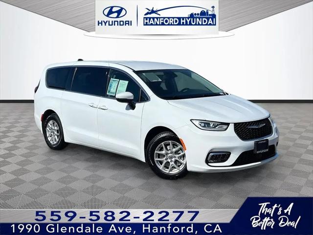 2023 Chrysler Pacifica Touring L for sale in Hanford, CA