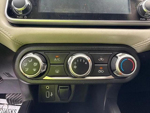 2020 Nissan Versa SV Xtronic CVT