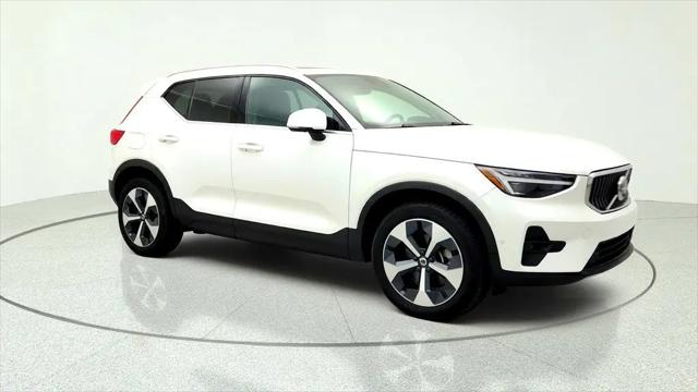 2024 Volvo XC40 B5 Plus Bright Theme