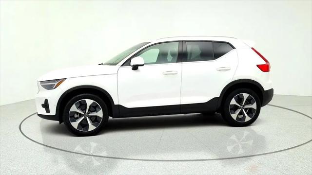 2024 Volvo XC40 B5 Plus Bright Theme