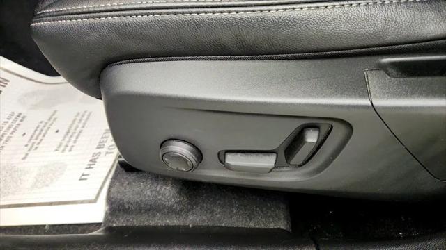 2024 Volvo XC40 B5 Plus Bright Theme