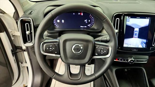 2024 Volvo XC40 B5 Plus Bright Theme
