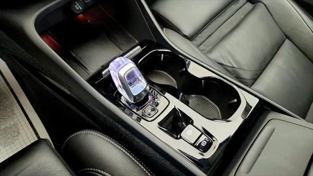 2024 Volvo XC40 B5 Plus Bright Theme