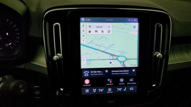 2024 Volvo XC40 B5 Plus Bright Theme