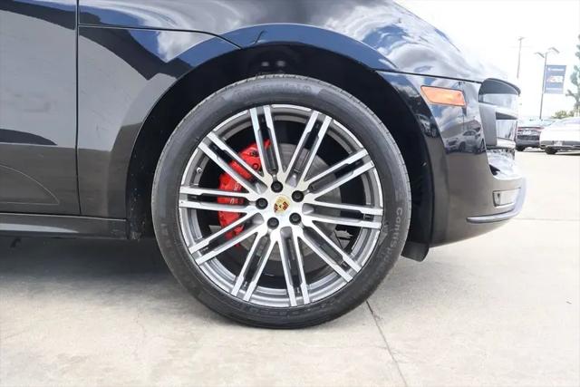 2015 Porsche Macan Turbo