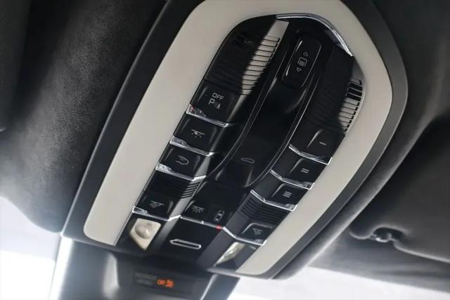 2015 Porsche Macan Turbo