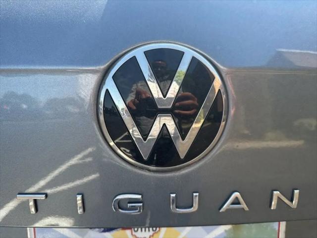 2022 Volkswagen Tiguan 2.0T SE R-Line Black