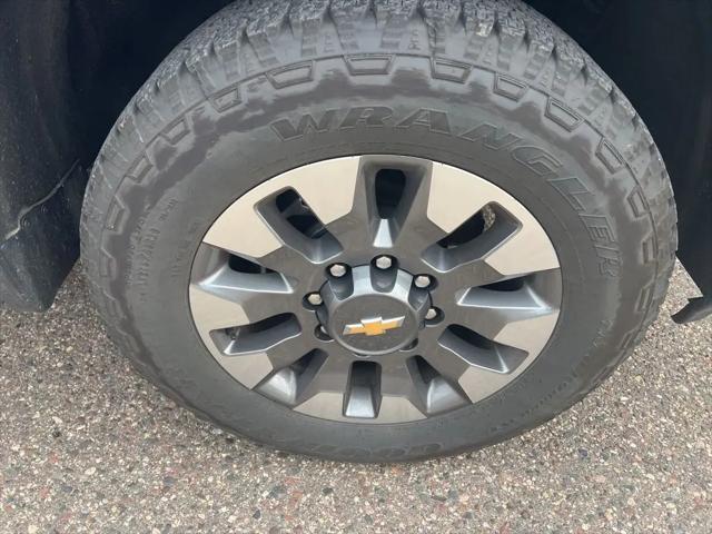 2025 Chevrolet Silverado 2500HD 4WD Crew Cab Standard Bed Custom