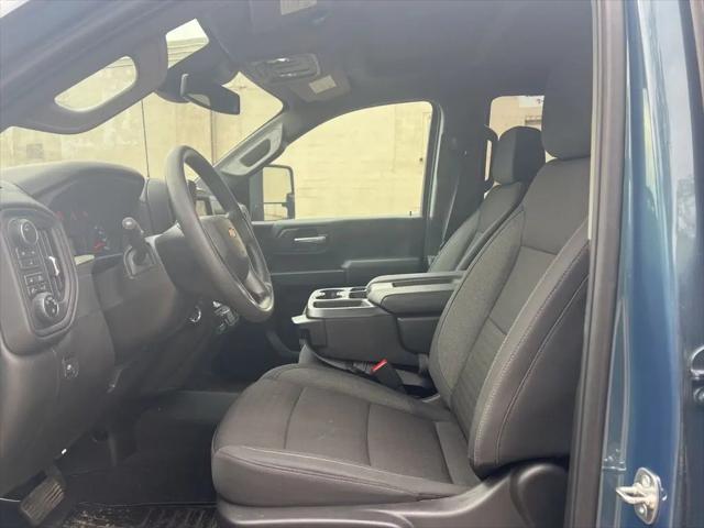2025 Chevrolet Silverado 2500HD 4WD Crew Cab Standard Bed Custom