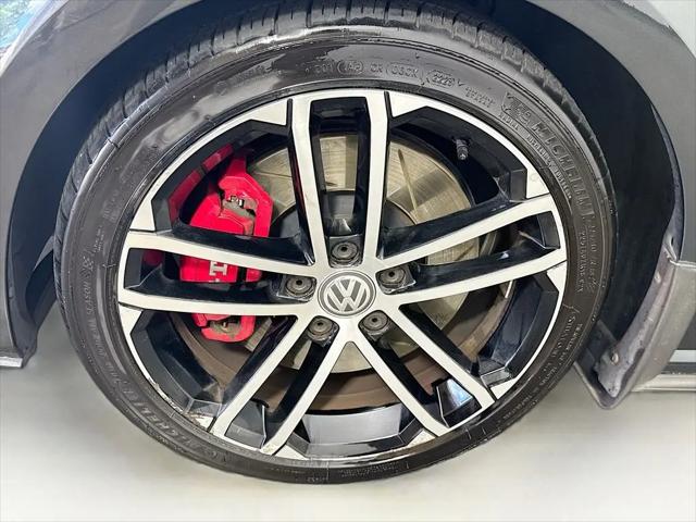 2017 Volkswagen Golf GTI Sport 4-Door