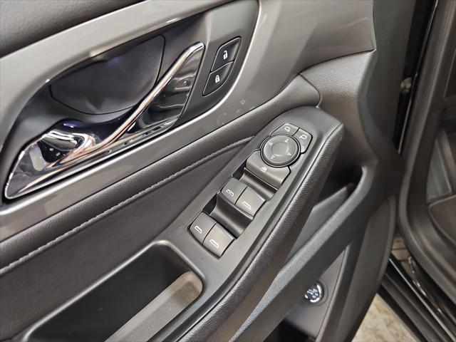 2023 Chevrolet Traverse AWD LT Cloth