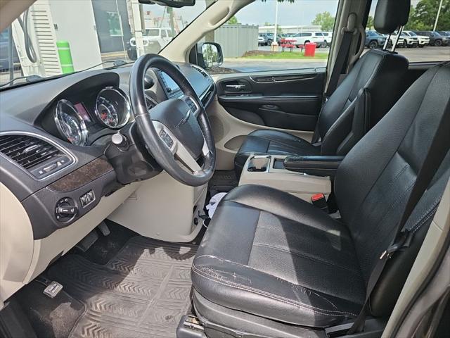 2015 Chrysler Town & Country Touring-L