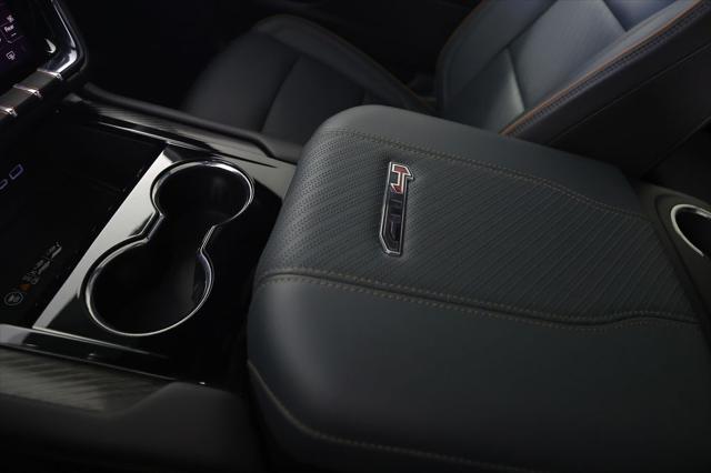 2025 GMC Yukon 4WD AT4
