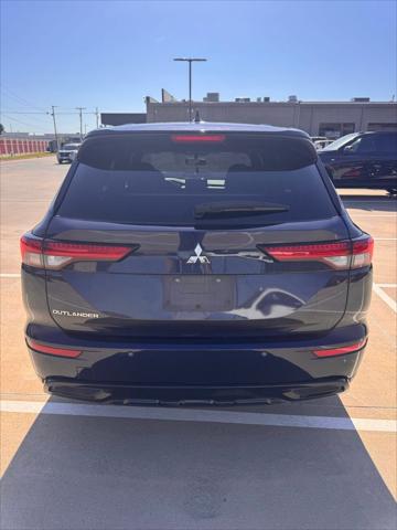 2022 Mitsubishi Outlander Black Edition 2WD