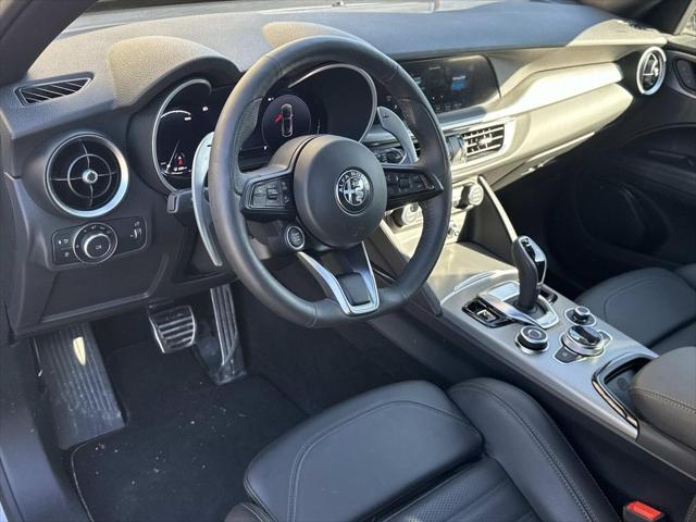 2025 Alfa Romeo Stelvio Base