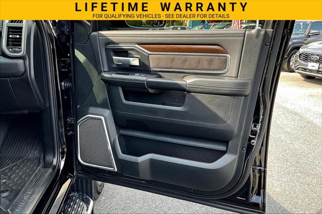 2022 Ram 3500 Laramie Crew Cab 4x4 8' Box