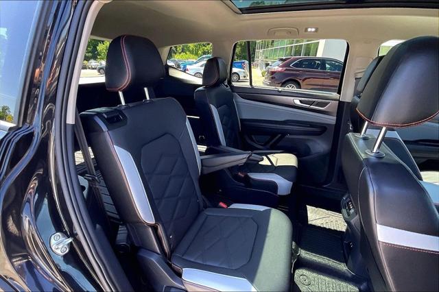 2024 Volkswagen Atlas 2.0T Peak Edition SEL