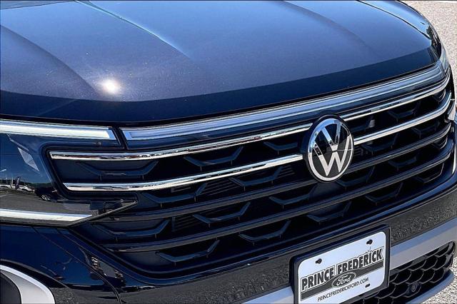 2024 Volkswagen Atlas 2.0T Peak Edition SEL