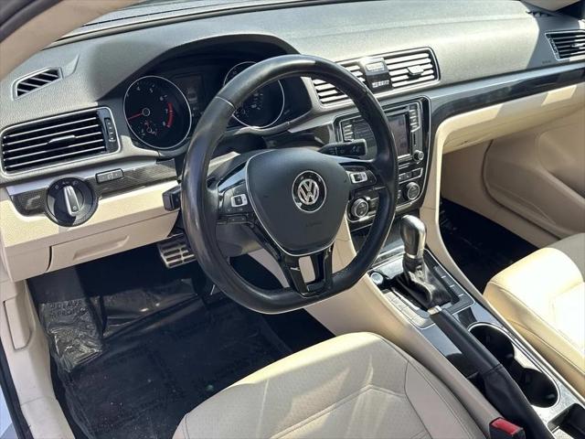 2019 Volkswagen Passat 2.0T SE R-Line