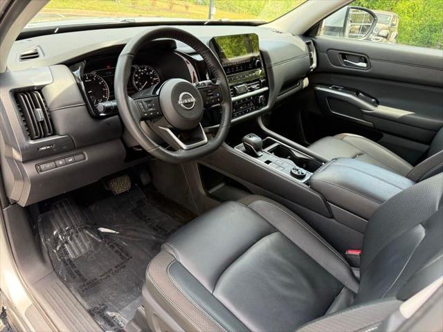2025 Nissan Pathfinder SL 4WD