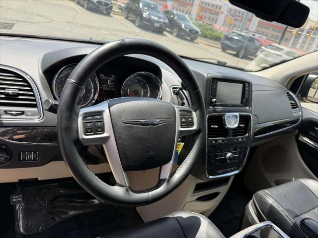 2015 Chrysler Town And Country Touring
