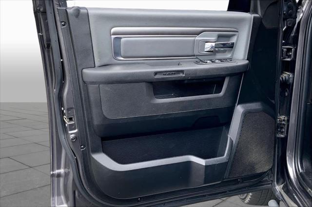 2022 Ram 1500 Classic SLT Crew Cab 4x2 5'7" Box