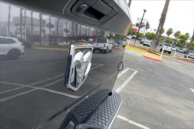 2022 Ram 1500 Classic SLT Crew Cab 4x2 5'7" Box