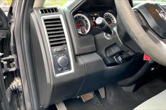 2022 Ram 1500 Classic SLT Crew Cab 4x2 5'7" Box