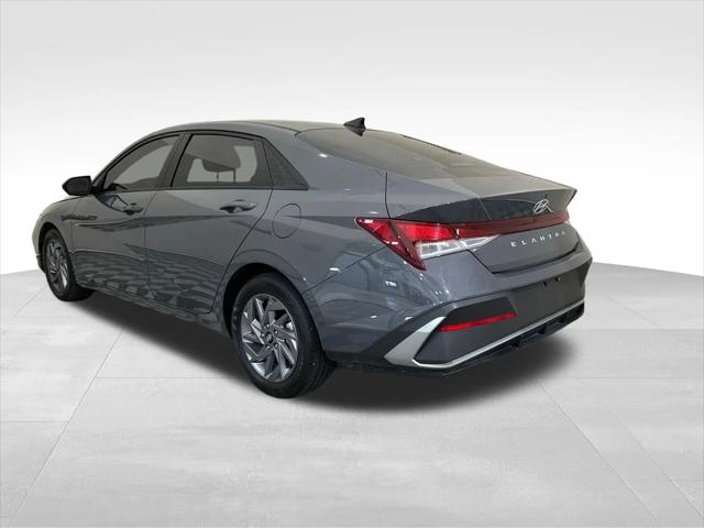 2024 Hyundai Elantra SEL 2024 Hyundai Elantra SEL