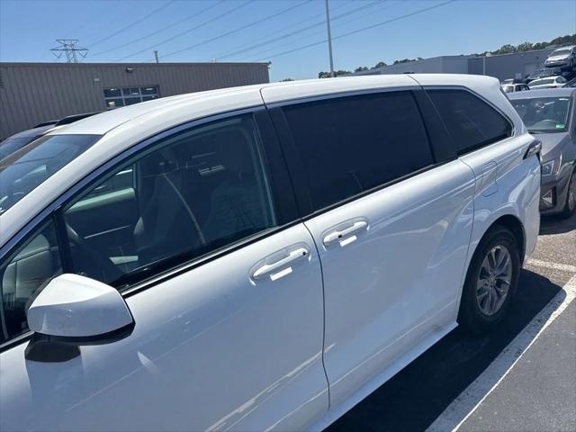2023 Toyota Sienna LE 2023 Toyota Sienna LE