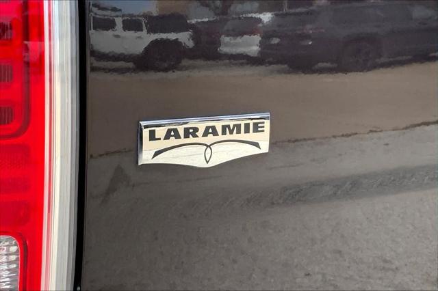 2017 Ram 1500 Laramie Crew Cab 4x4 5'7" Box