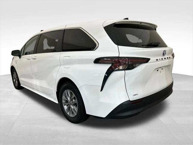 2023 Toyota Sienna LE 2023 Toyota Sienna LE