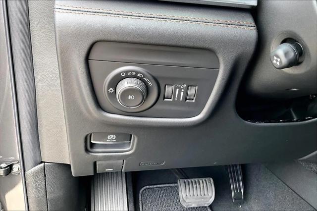 2026 Jeep Grand Cherokee Summit 4x4